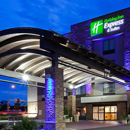 Holiday Inn Express And Suites Rochester West-Medical Center By Ihg Bagian luar foto
