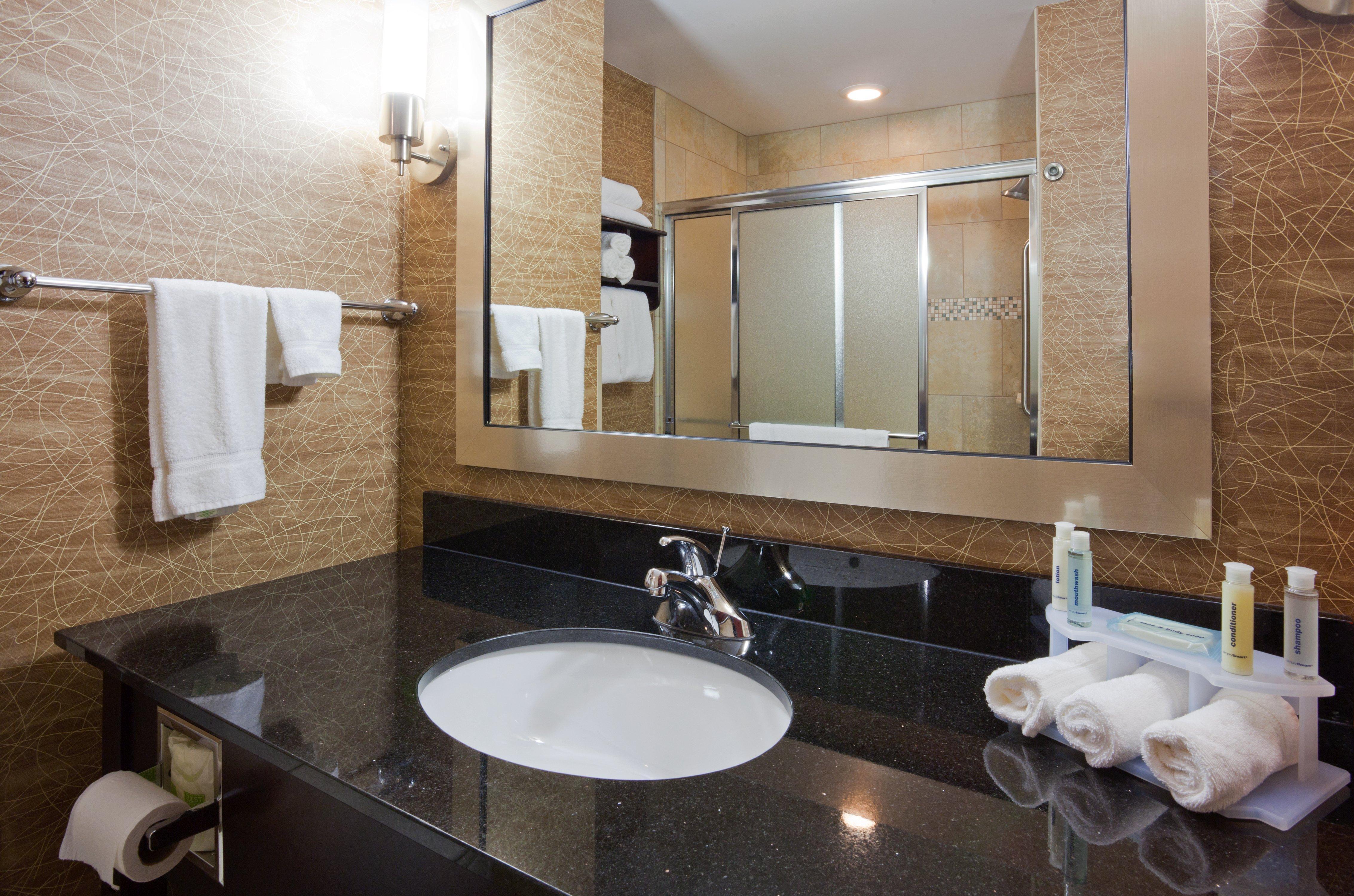 Holiday Inn Express And Suites Rochester West-Medical Center By Ihg Bagian luar foto