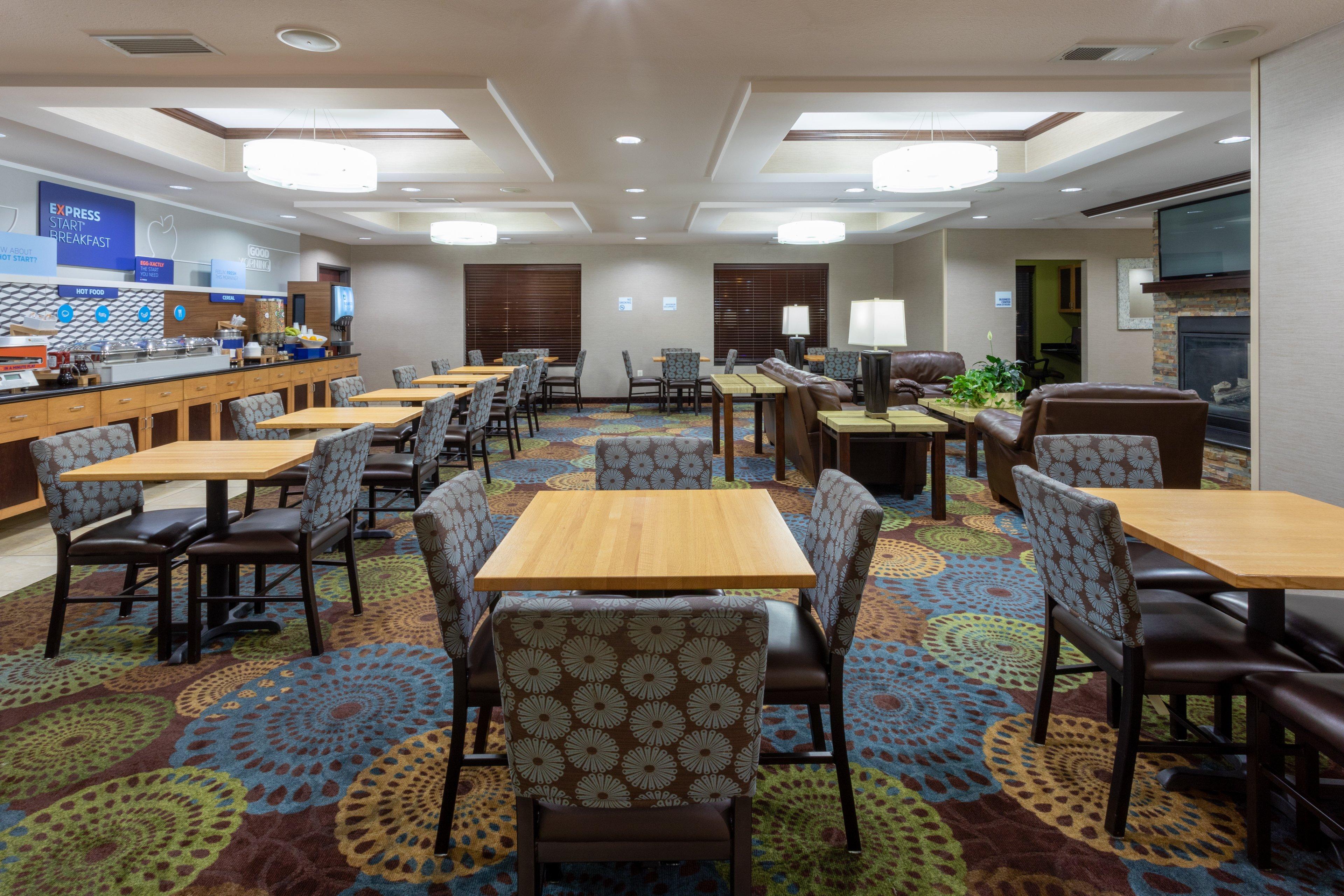 Holiday Inn Express And Suites Rochester West-Medical Center By Ihg Bagian luar foto