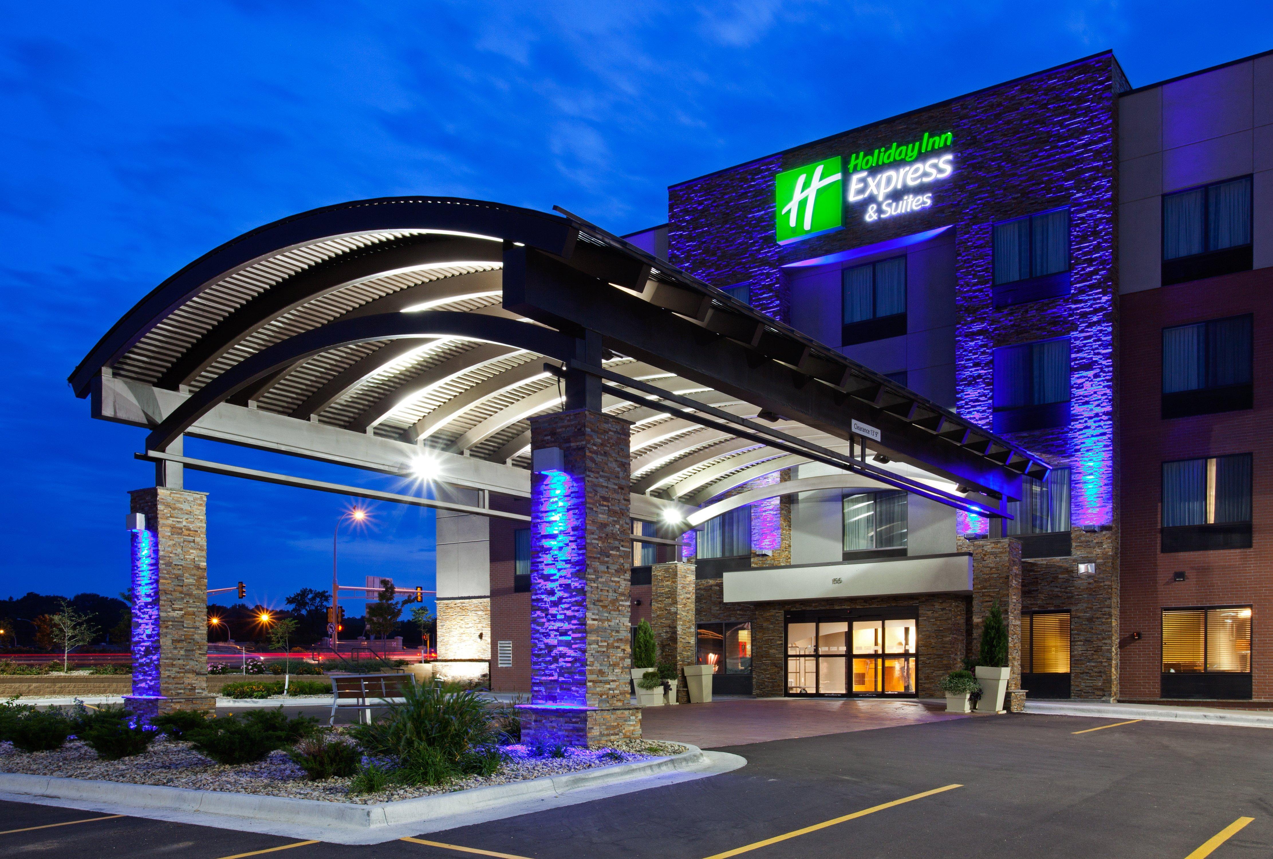 Holiday Inn Express And Suites Rochester West-Medical Center, An Ihg Hotel Bagian luar foto