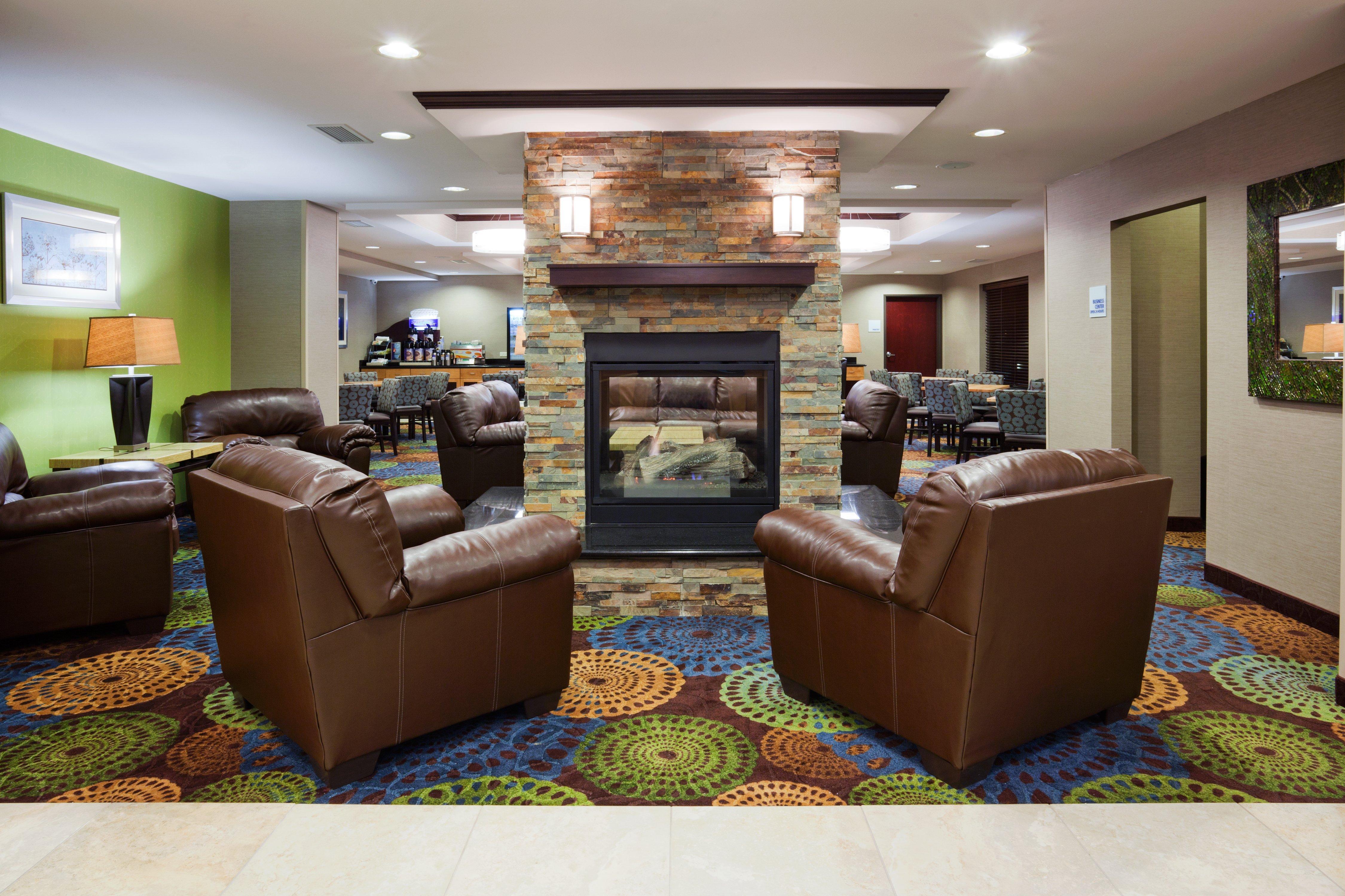 Holiday Inn Express And Suites Rochester West-Medical Center By Ihg Bagian luar foto