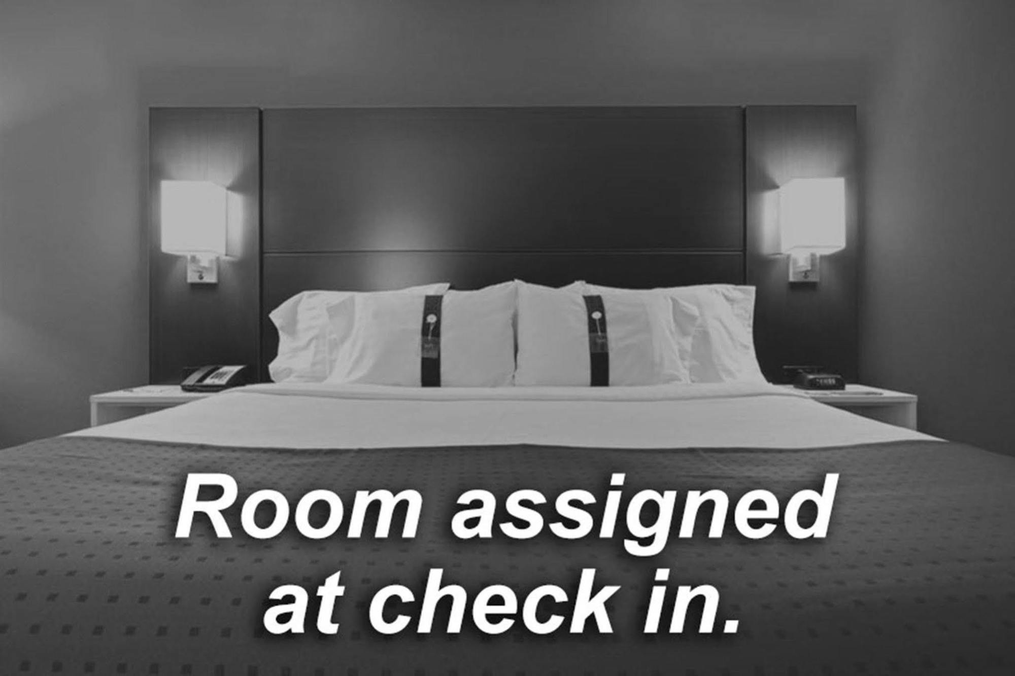 Holiday Inn Express And Suites Rochester West-Medical Center By Ihg Bagian luar foto